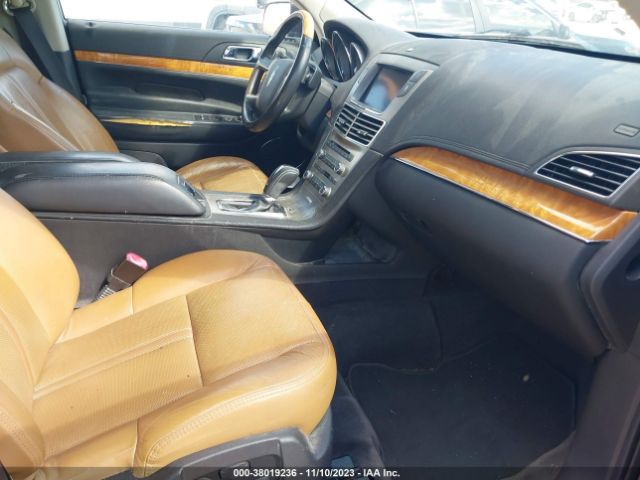 Photo 4 VIN: 2LMHJ5AT2ABJ29492 - LINCOLN MKT 