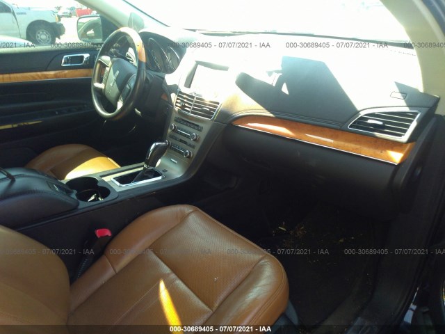 Photo 4 VIN: 2LMHJ5AT2ABJ50245 - LINCOLN MKT 