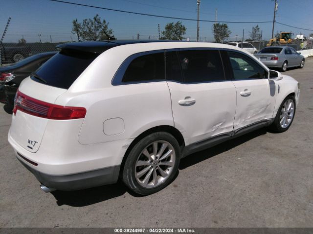 Photo 3 VIN: 2LMHJ5AT2BBJ50621 - LINCOLN MKT 