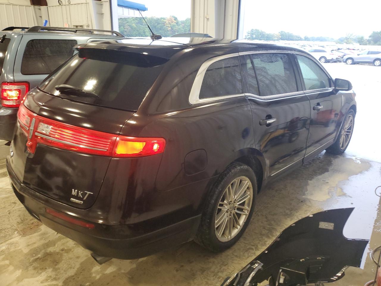 Photo 2 VIN: 2LMHJ5AT2DBL55178 - LINCOLN MKT 