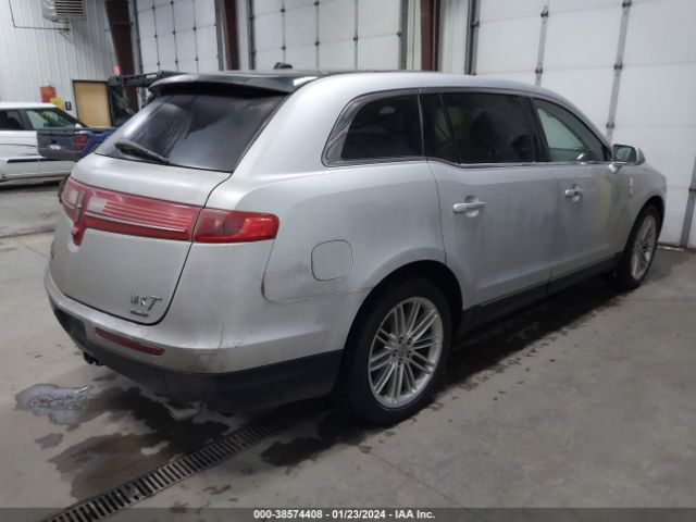 Photo 3 VIN: 2LMHJ5AT3EBL58057 - LINCOLN MKT 