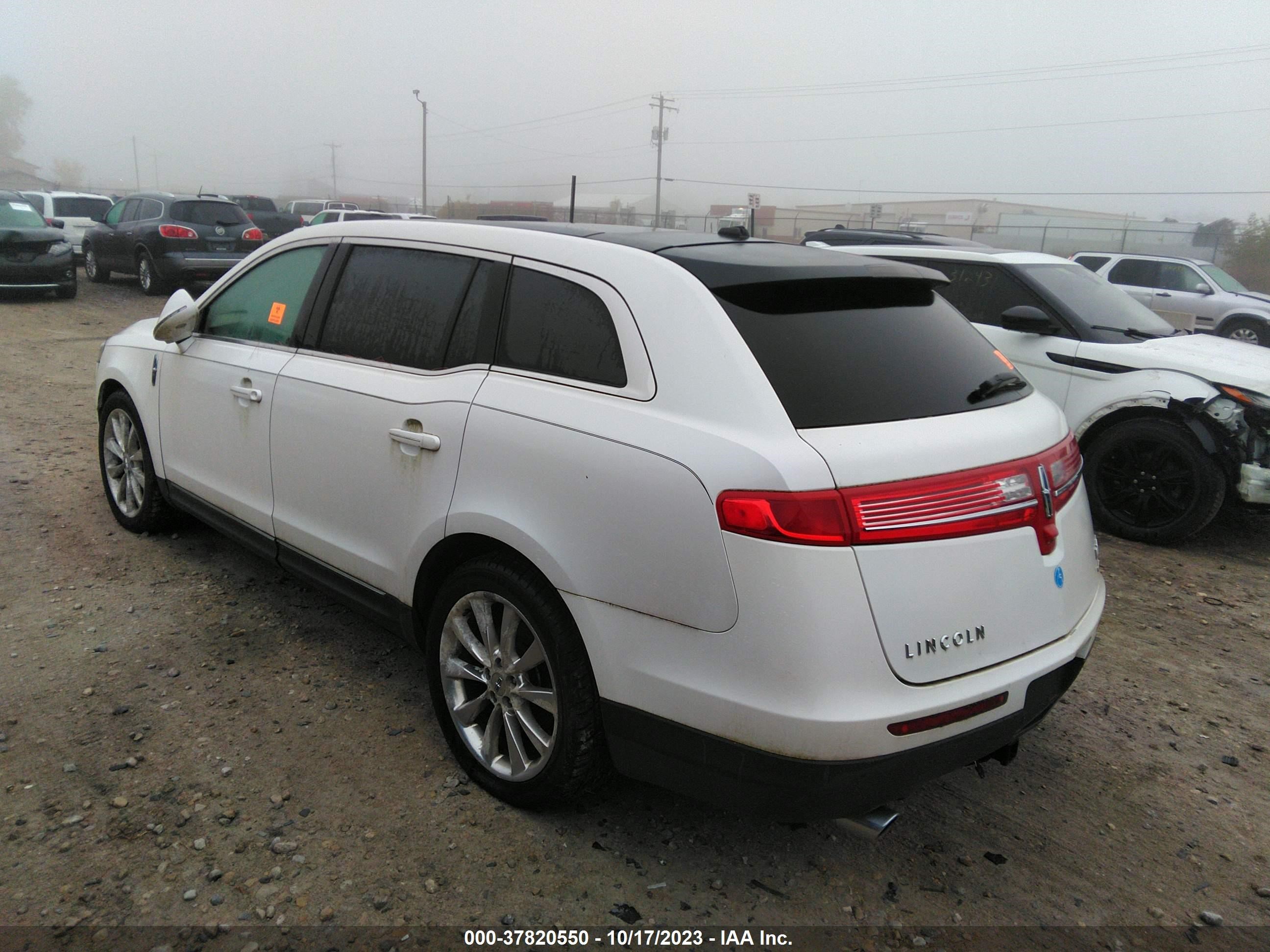 Photo 2 VIN: 2LMHJ5AT4ABJ06165 - LINCOLN MKT 