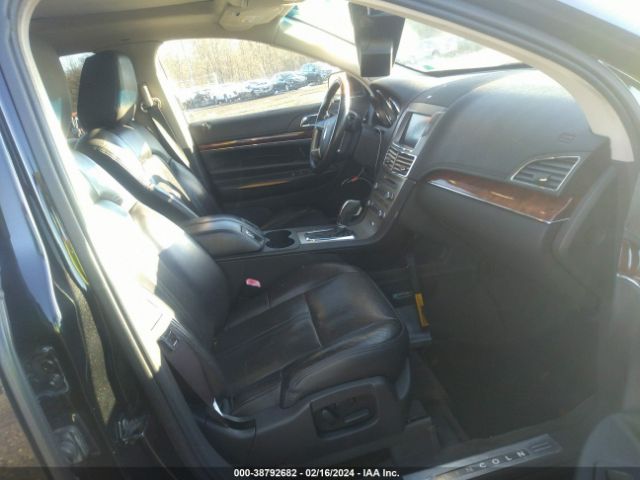 Photo 4 VIN: 2LMHJ5AT4ABJ13844 - LINCOLN MKT 