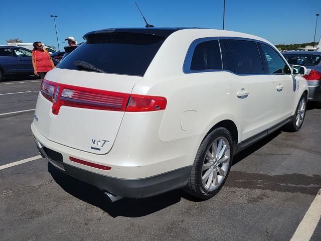 Photo 2 VIN: 2LMHJ5AT4BBJ52077 - LINCOLN MKT 