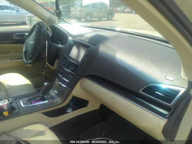 Photo 4 VIN: 2LMHJ5AT4FBL00797 - LINCOLN MKT 