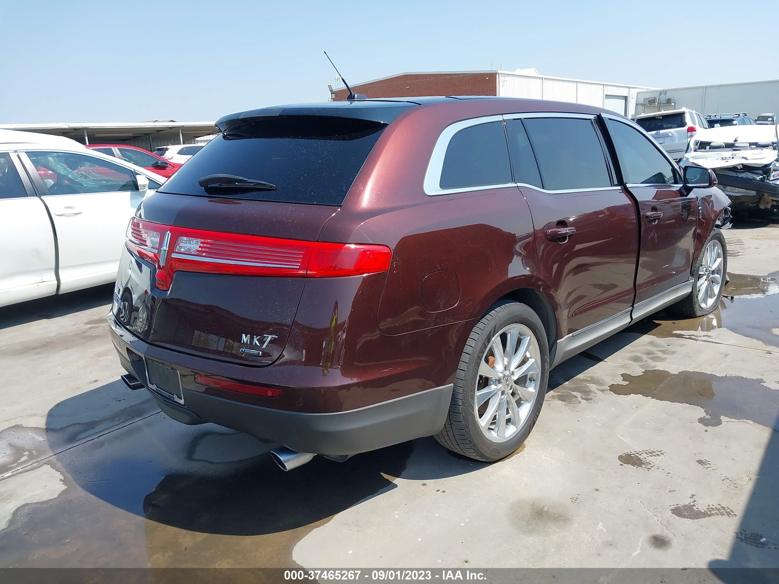 Photo 3 VIN: 2LMHJ5AT5CBL50913 - LINCOLN MKT 