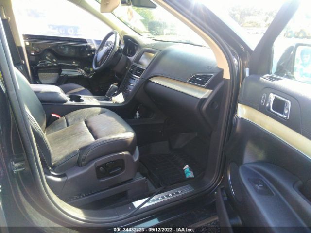 Photo 4 VIN: 2LMHJ5AT5FBL03479 - LINCOLN MKT 