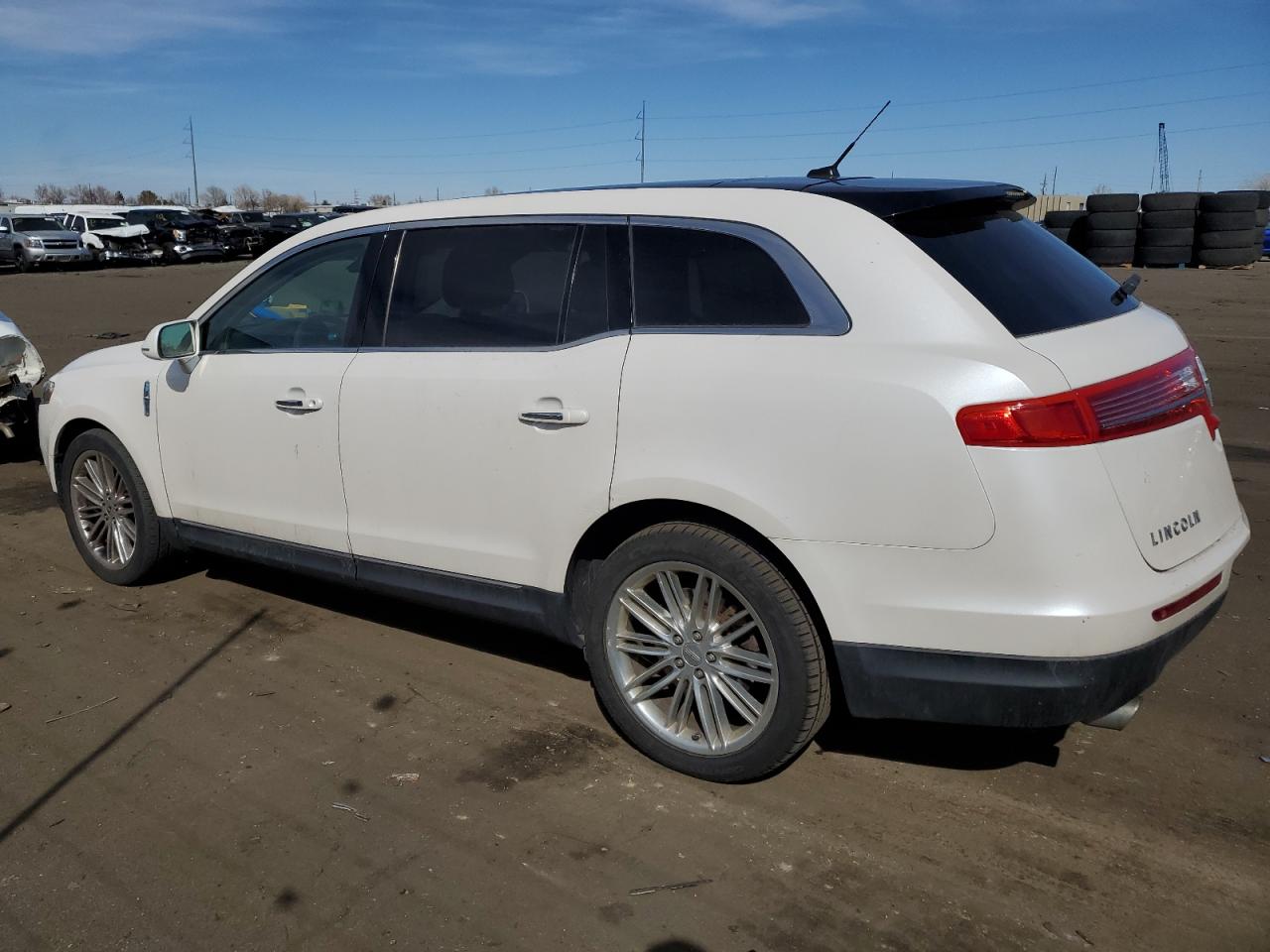 Photo 1 VIN: 2LMHJ5AT5HBL01086 - LINCOLN MKT 