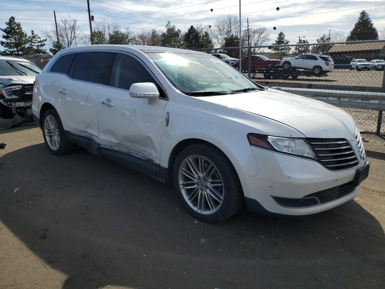 Photo 3 VIN: 2LMHJ5AT5HBL01086 - LINCOLN MKT 