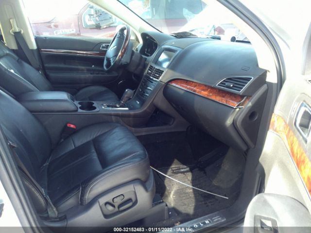 Photo 4 VIN: 2LMHJ5AT6JBL00552 - LINCOLN MKT 