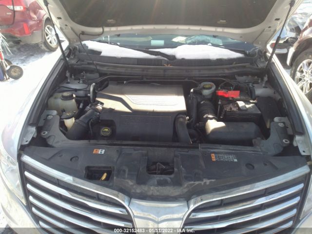 Photo 9 VIN: 2LMHJ5AT6JBL00552 - LINCOLN MKT 