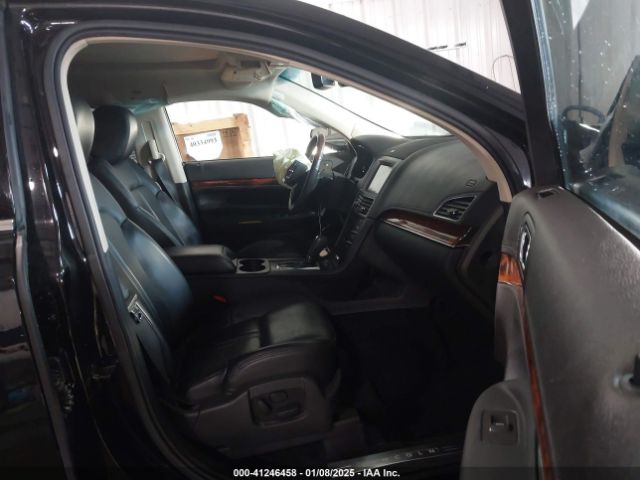 Photo 4 VIN: 2LMHJ5AT6KBL00214 - LINCOLN MKT 