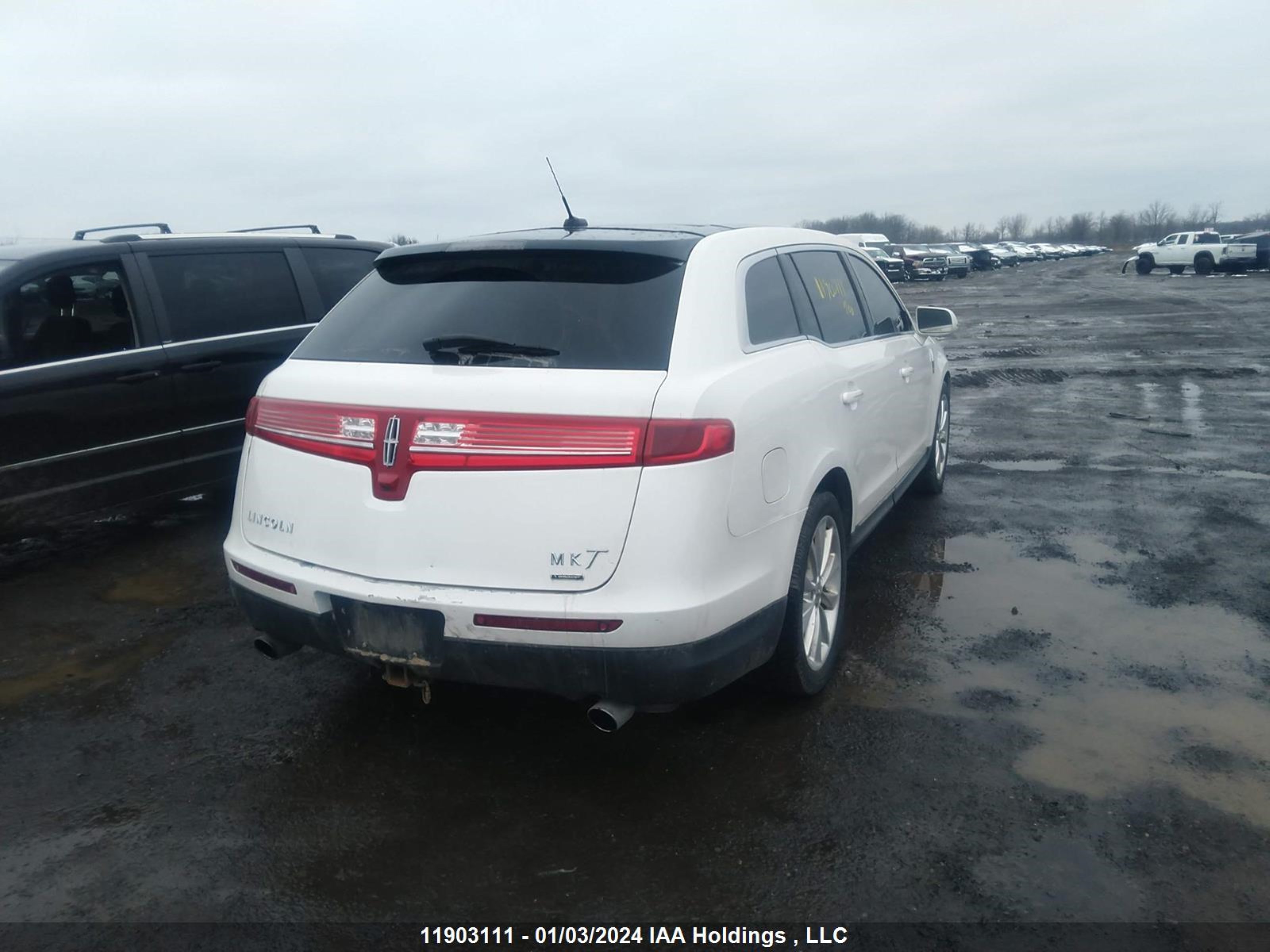 Photo 3 VIN: 2LMHJ5AT7ABJ04412 - LINCOLN MKT 