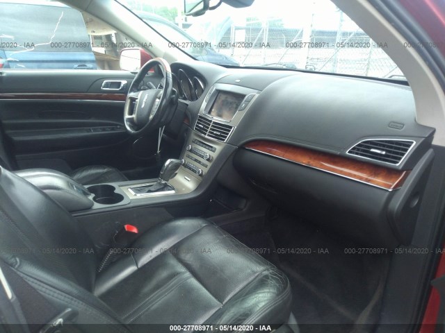 Photo 4 VIN: 2LMHJ5AT7ABJ11666 - LINCOLN MKT 