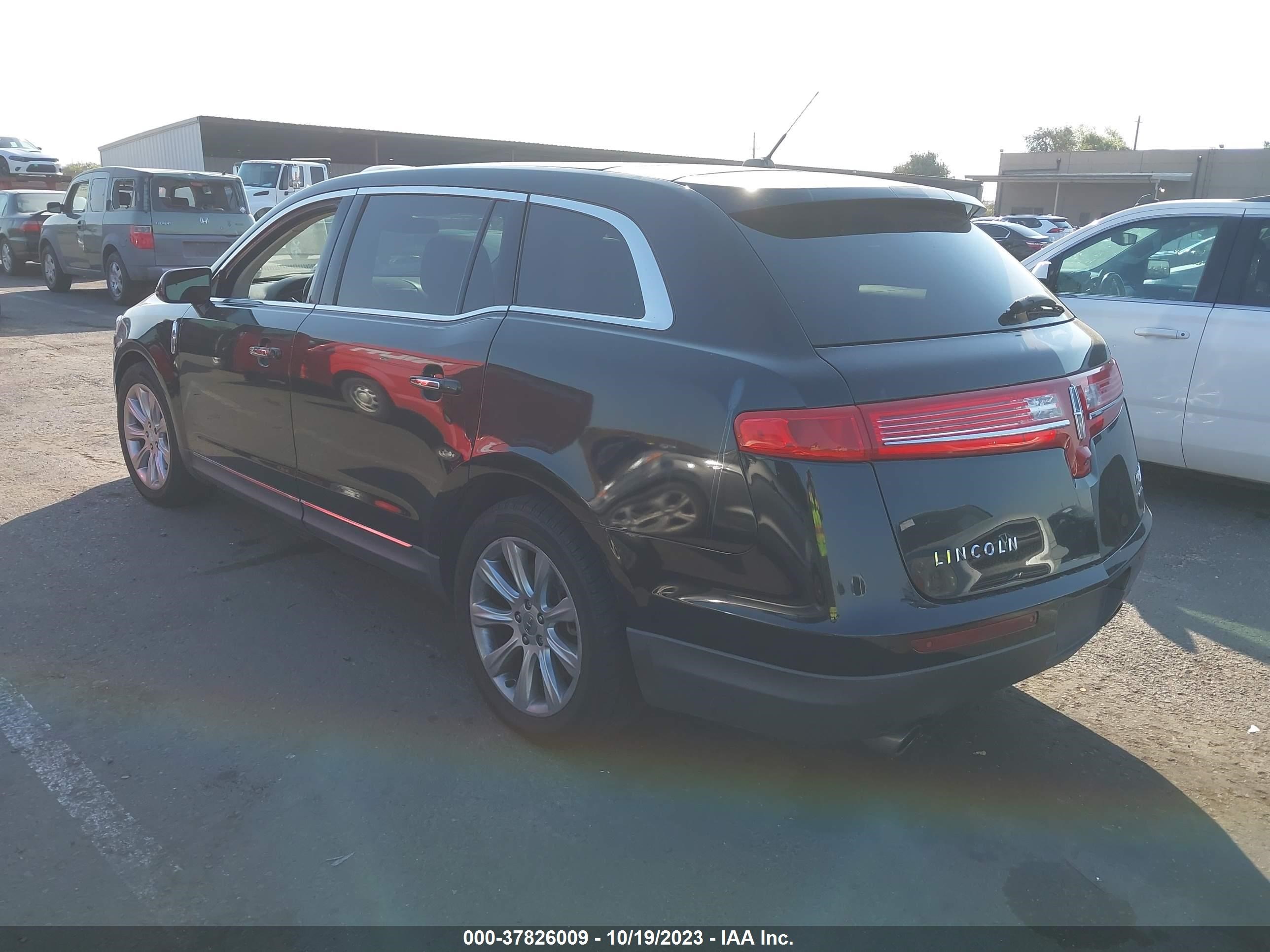 Photo 2 VIN: 2LMHJ5AT8EBL52447 - LINCOLN MKT 