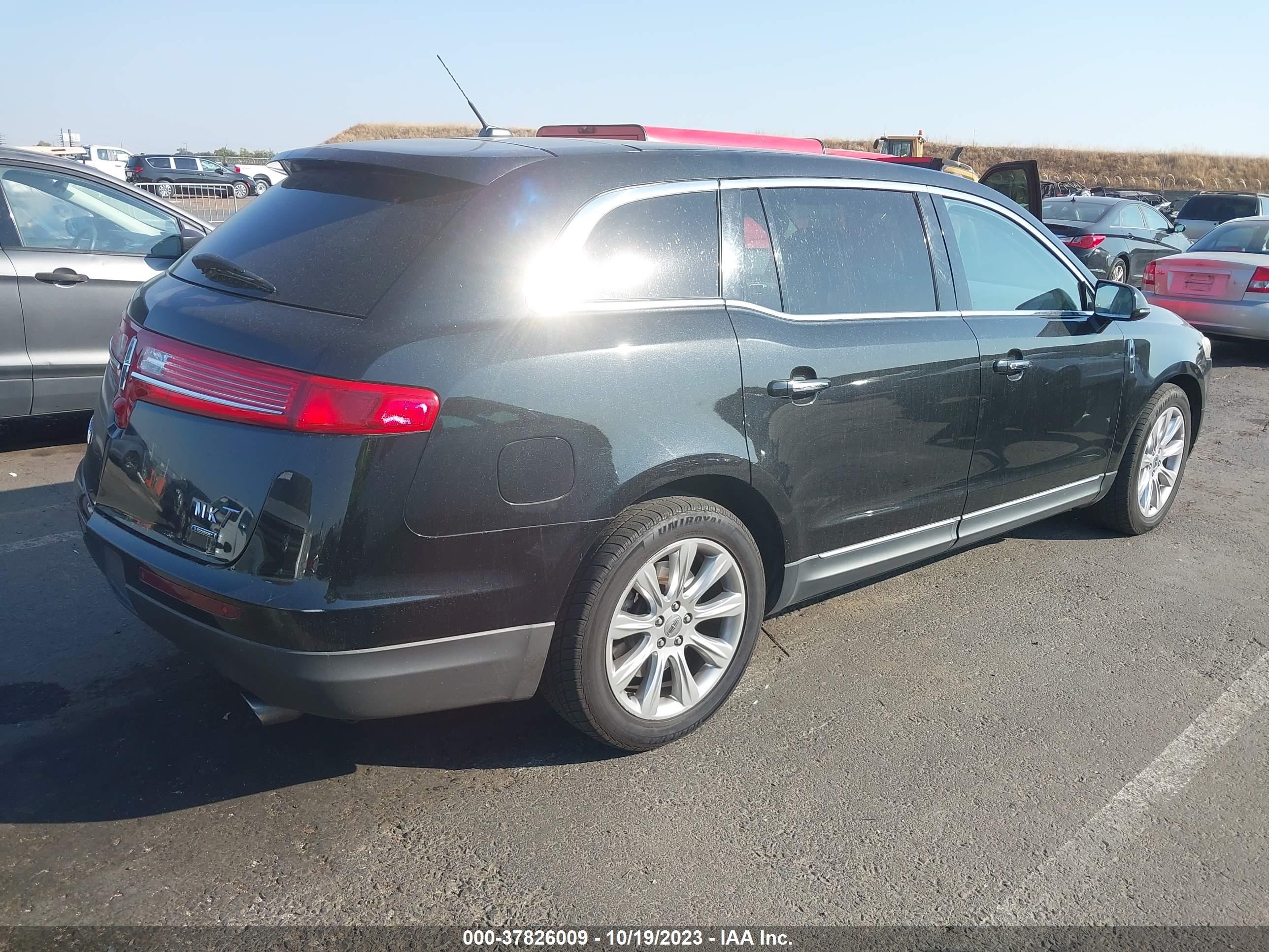 Photo 3 VIN: 2LMHJ5AT8EBL52447 - LINCOLN MKT 