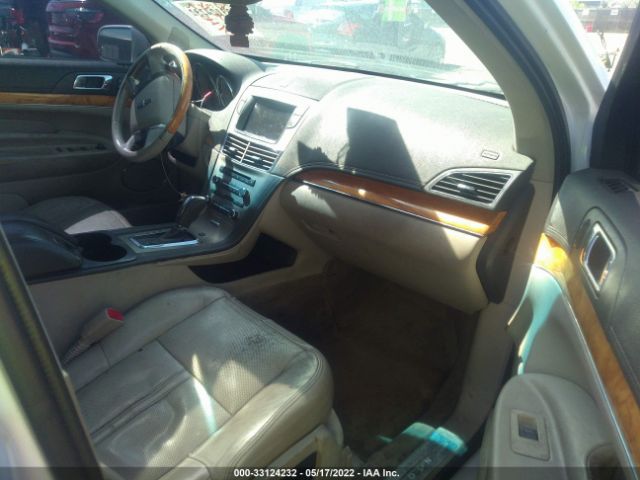 Photo 4 VIN: 2LMHJ5AT9BBJ52608 - LINCOLN MKT 