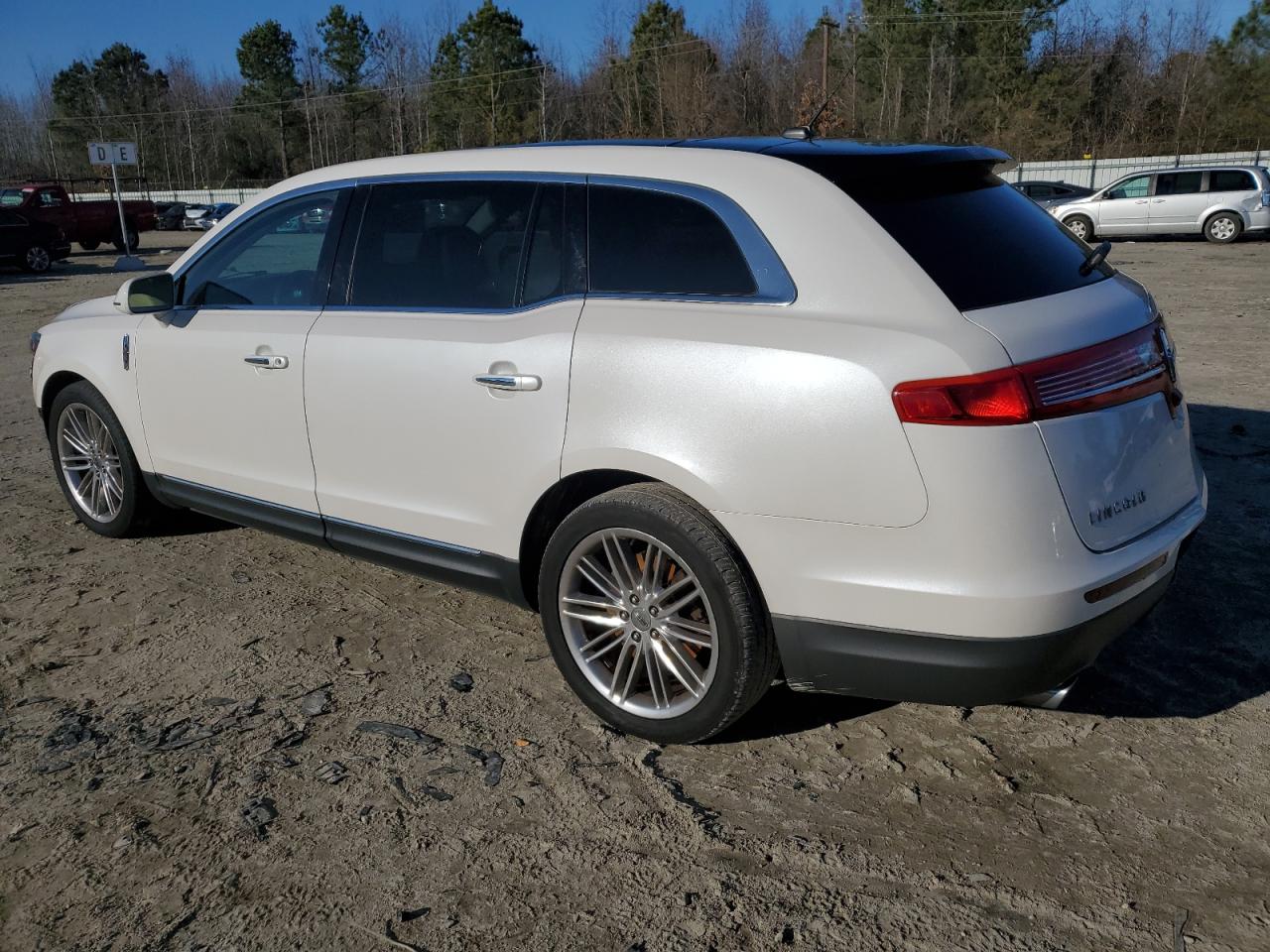 Photo 1 VIN: 2LMHJ5AT9EBL58015 - LINCOLN MKT 