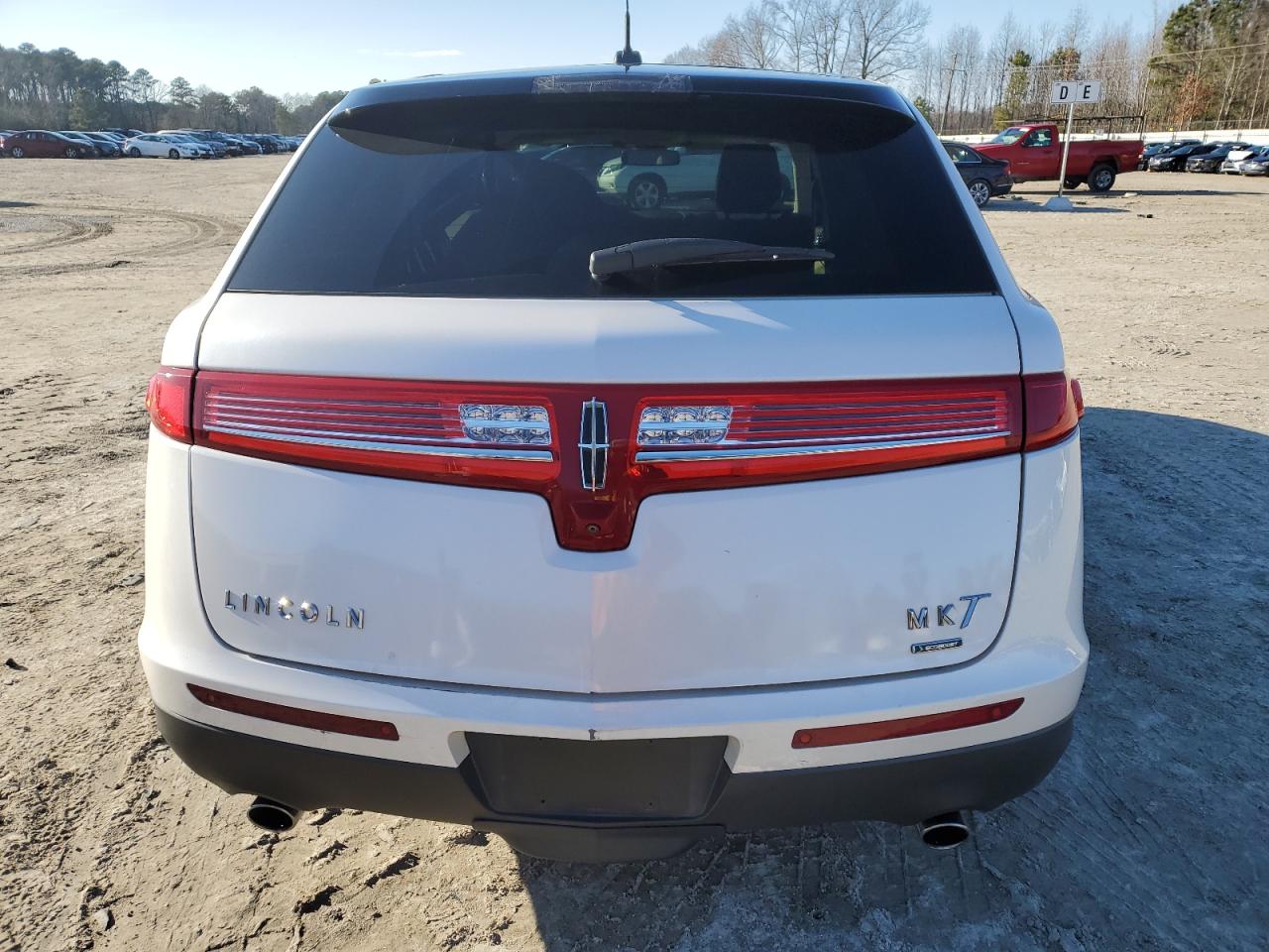 Photo 5 VIN: 2LMHJ5AT9EBL58015 - LINCOLN MKT 