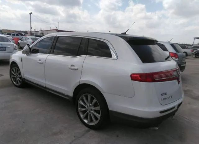 Photo 2 VIN: 2LMHJ5ATXABJ04677 - LINCOLN MKT 