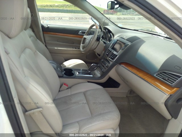 Photo 4 VIN: 2LMHJ5ATXABJ50106 - LINCOLN MKT 