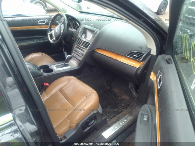 Photo 4 VIN: 2LMHJ5ATXBBJ54268 - LINCOLN MKT 