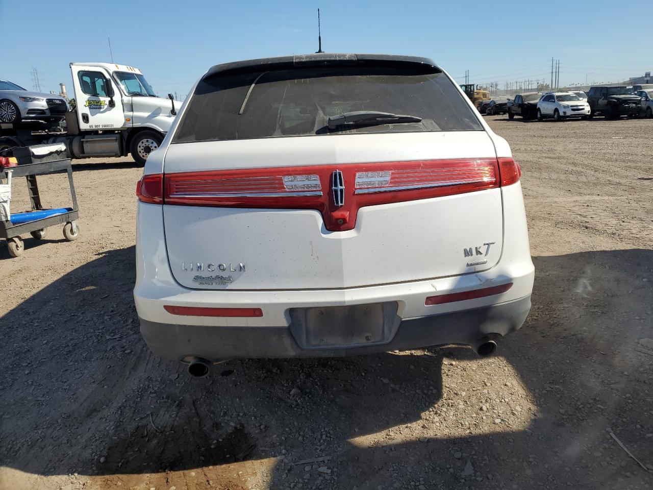 Photo 5 VIN: 2LMHJ5ATXEBL57715 - LINCOLN MKT 