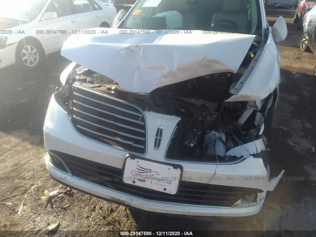 Photo 5 VIN: 2LMHJ5ATXHBL00371 - LINCOLN MKT 