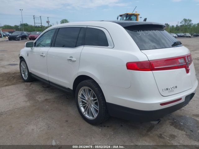 Photo 2 VIN: 2LMHJ5ATXJBL01672 - LINCOLN MKT 