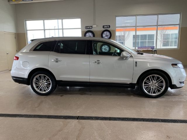 Photo 3 VIN: 2LMHJ5ATXKBL04170 - LINCOLN MKT 