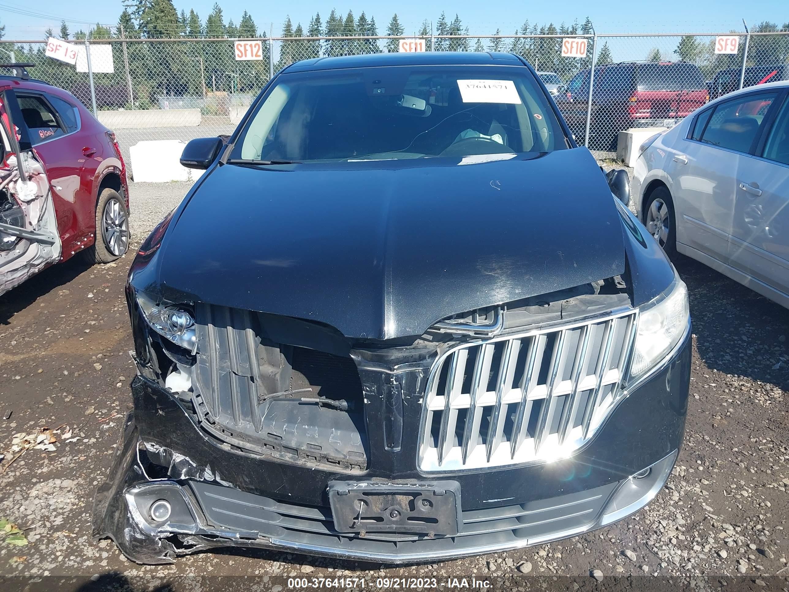 Photo 12 VIN: 2LMHJ5FR1ABJ17704 - LINCOLN MKT 