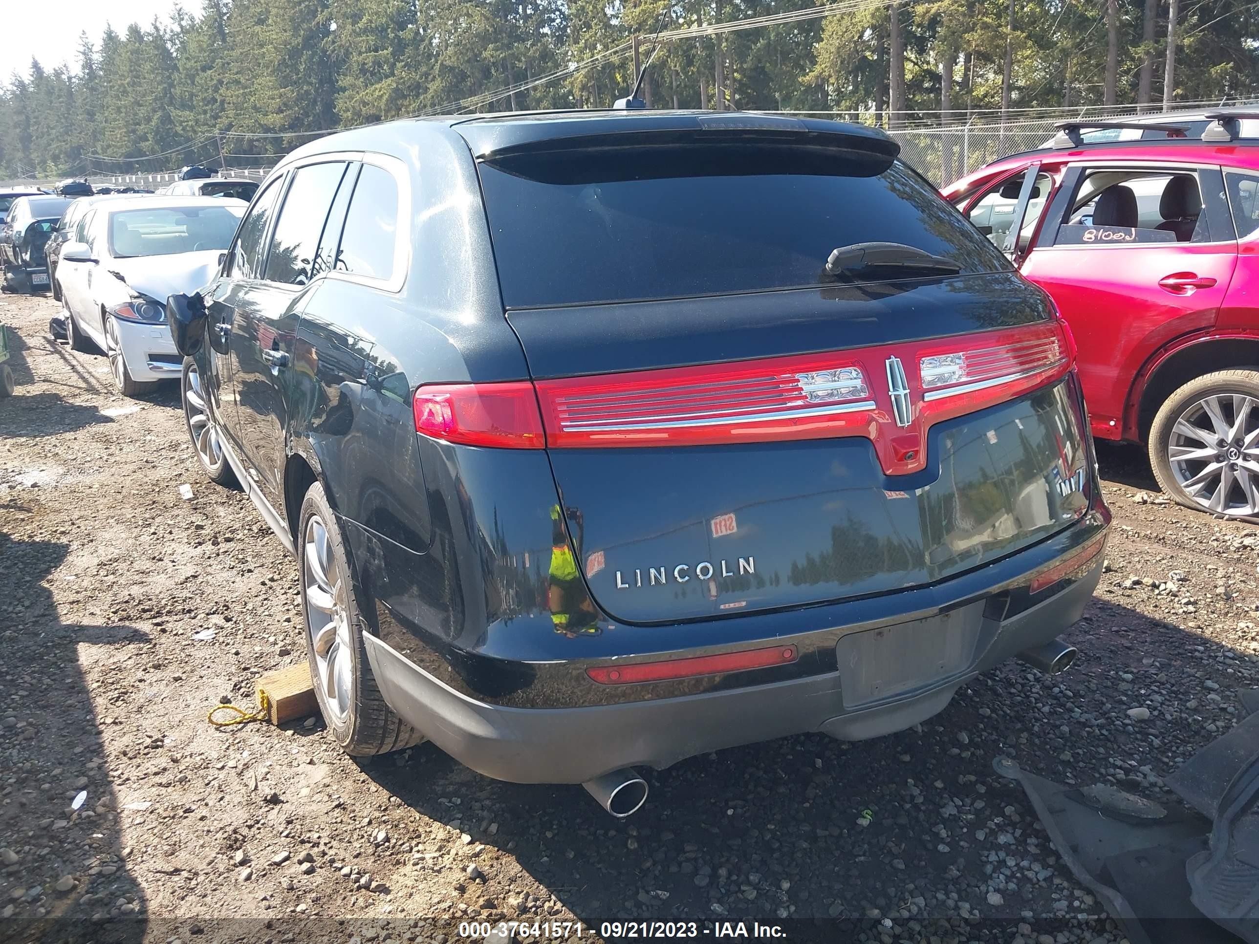 Photo 2 VIN: 2LMHJ5FR1ABJ17704 - LINCOLN MKT 