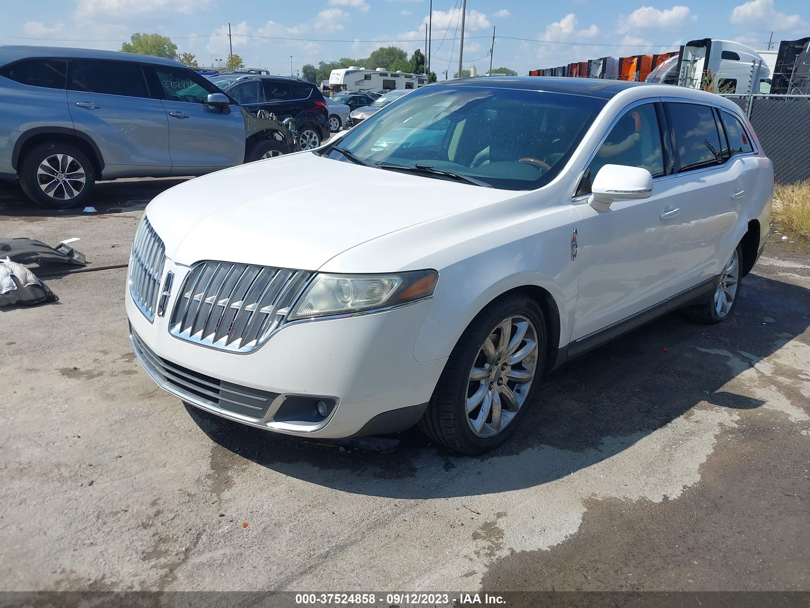 Photo 1 VIN: 2LMHJ5FR1BBJ54236 - LINCOLN MKT 