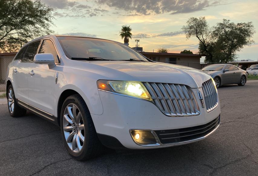 Photo 1 VIN: 2LMHJ5FR2ABJ20322 - LINCOLN MKT 