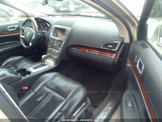 Photo 4 VIN: 2LMHJ5FR3ABJ12164 - LINCOLN MKT 