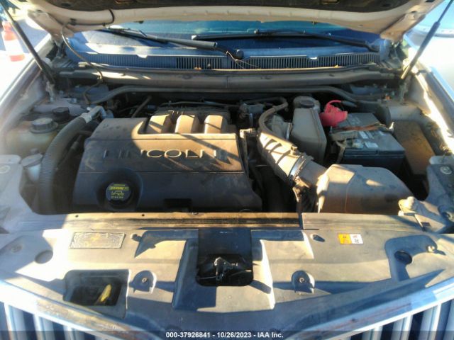 Photo 9 VIN: 2LMHJ5FR3BBJ50477 - LINCOLN MKT 