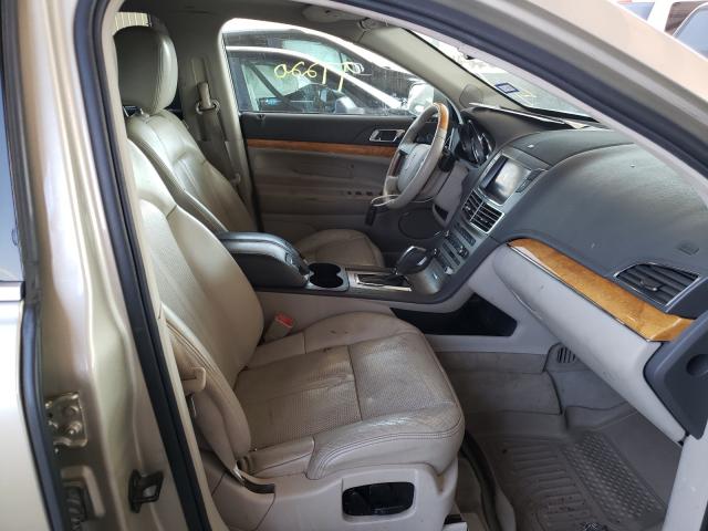 Photo 4 VIN: 2LMHJ5FR5ABJ22789 - LINCOLN MKT 