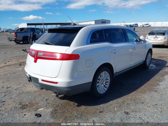 Photo 3 VIN: 2LMHJ5FR6BBJ50151 - LINCOLN MKT 