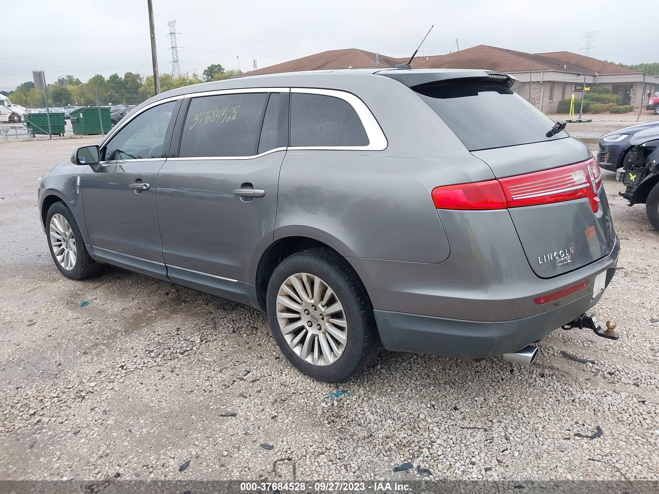 Photo 2 VIN: 2LMHJ5FR7ABJ04472 - LINCOLN MKT 