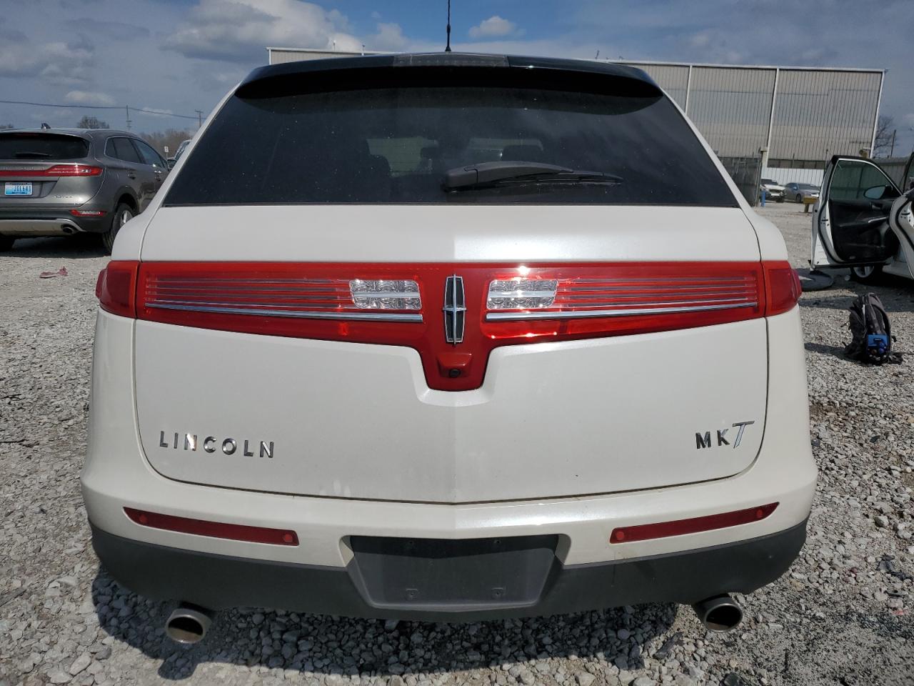 Photo 5 VIN: 2LMHJ5FR7CBL54569 - LINCOLN MKT 