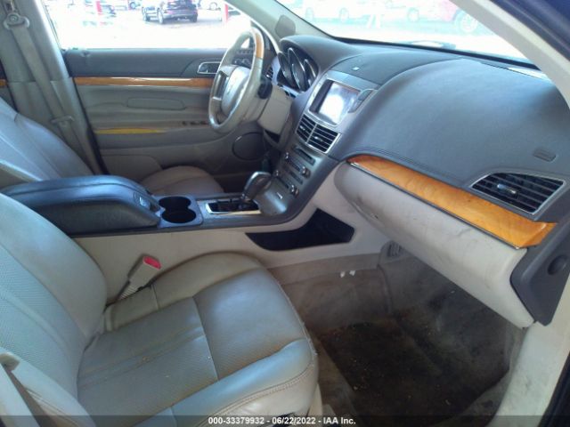 Photo 4 VIN: 2LMHJ5FR8BBJ50457 - LINCOLN MKT 