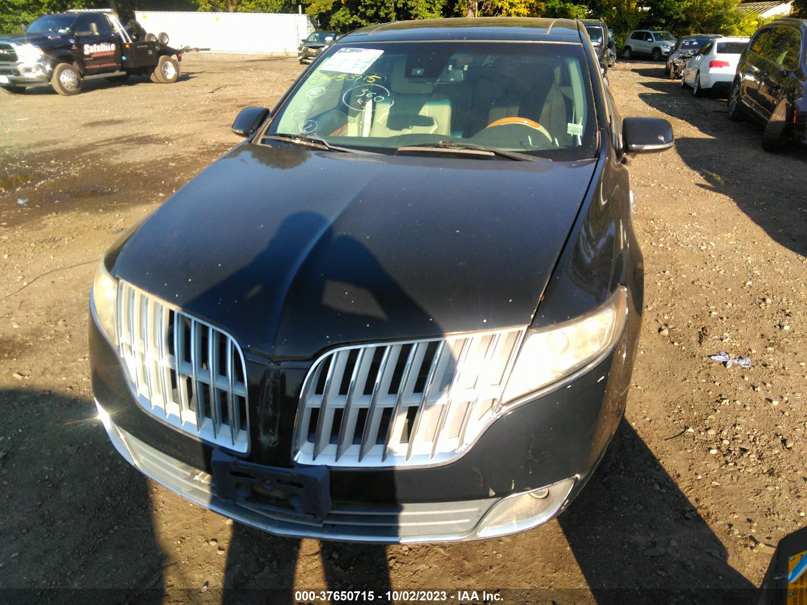 Photo 5 VIN: 2LMHJ5FR9BBJ50015 - LINCOLN MKT 