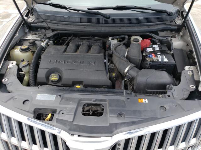 Photo 6 VIN: 2LMHJ5FRXABJ17278 - LINCOLN MKT 