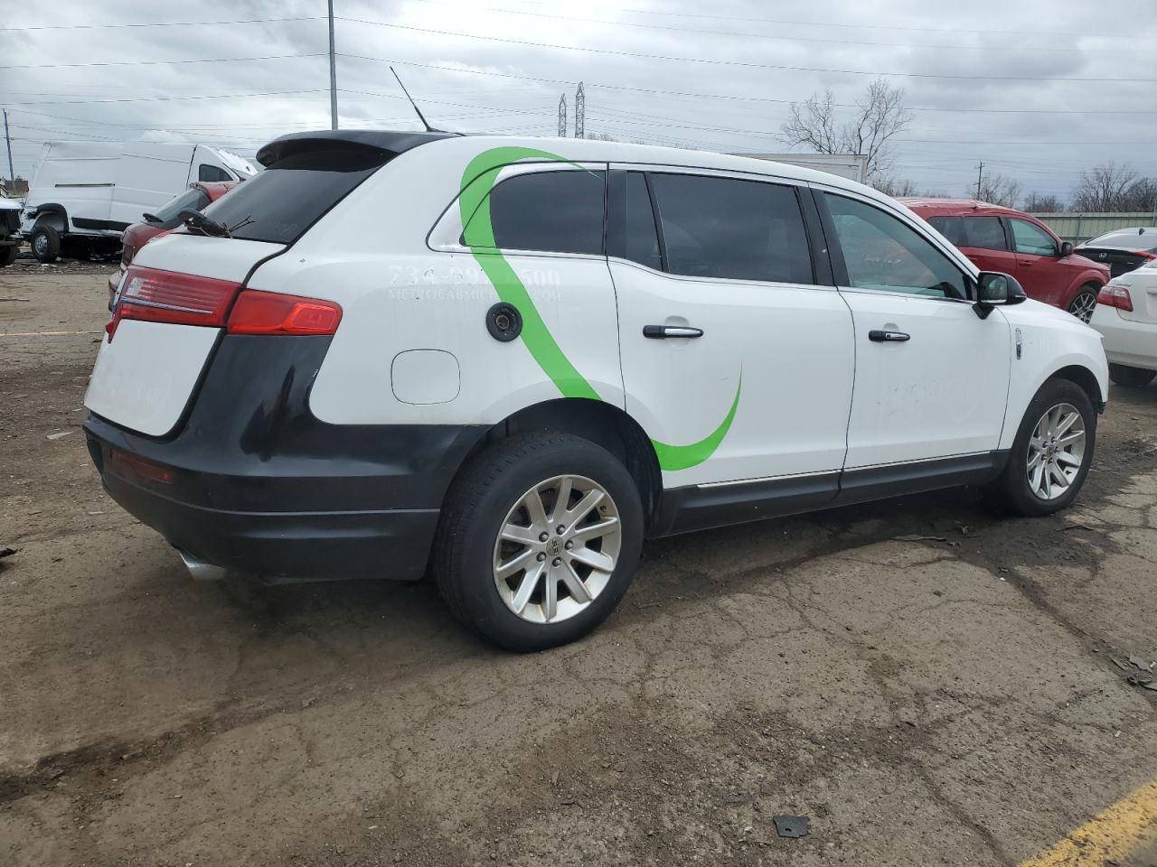 Photo 2 VIN: 2LMHJ5NK1JBL00122 - LINCOLN MKT 