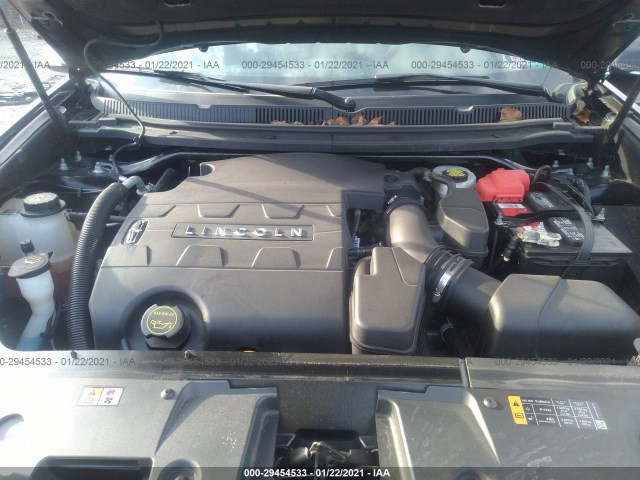 Photo 9 VIN: 2LMHJ5NK2GBL00896 - LINCOLN MKT 