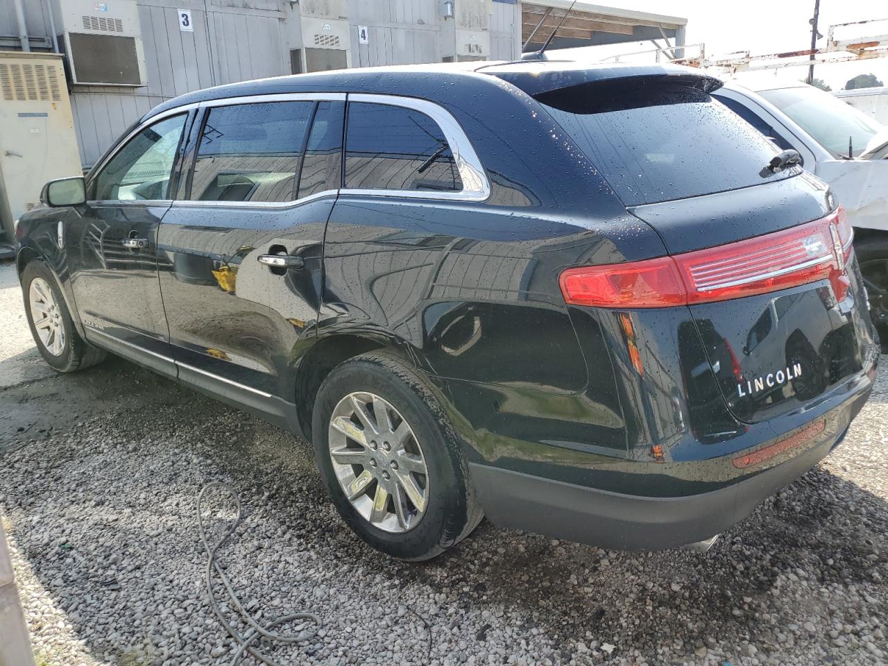 Photo 1 VIN: 2LMHJ5NK3GBL00650 - LINCOLN MKT 