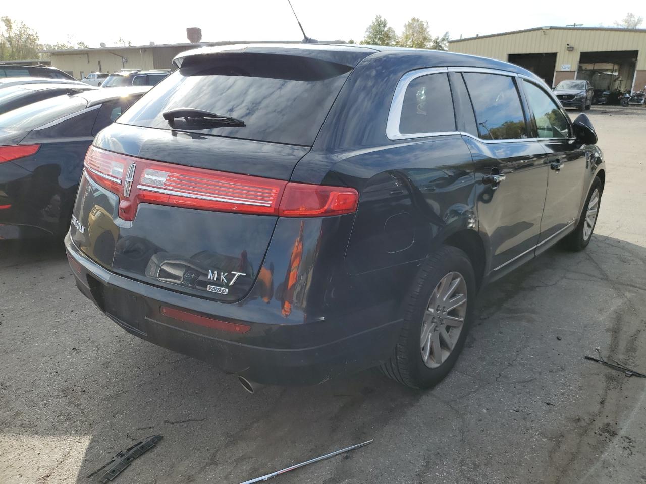 Photo 2 VIN: 2LMHJ5NK4FBL02812 - LINCOLN MKT 