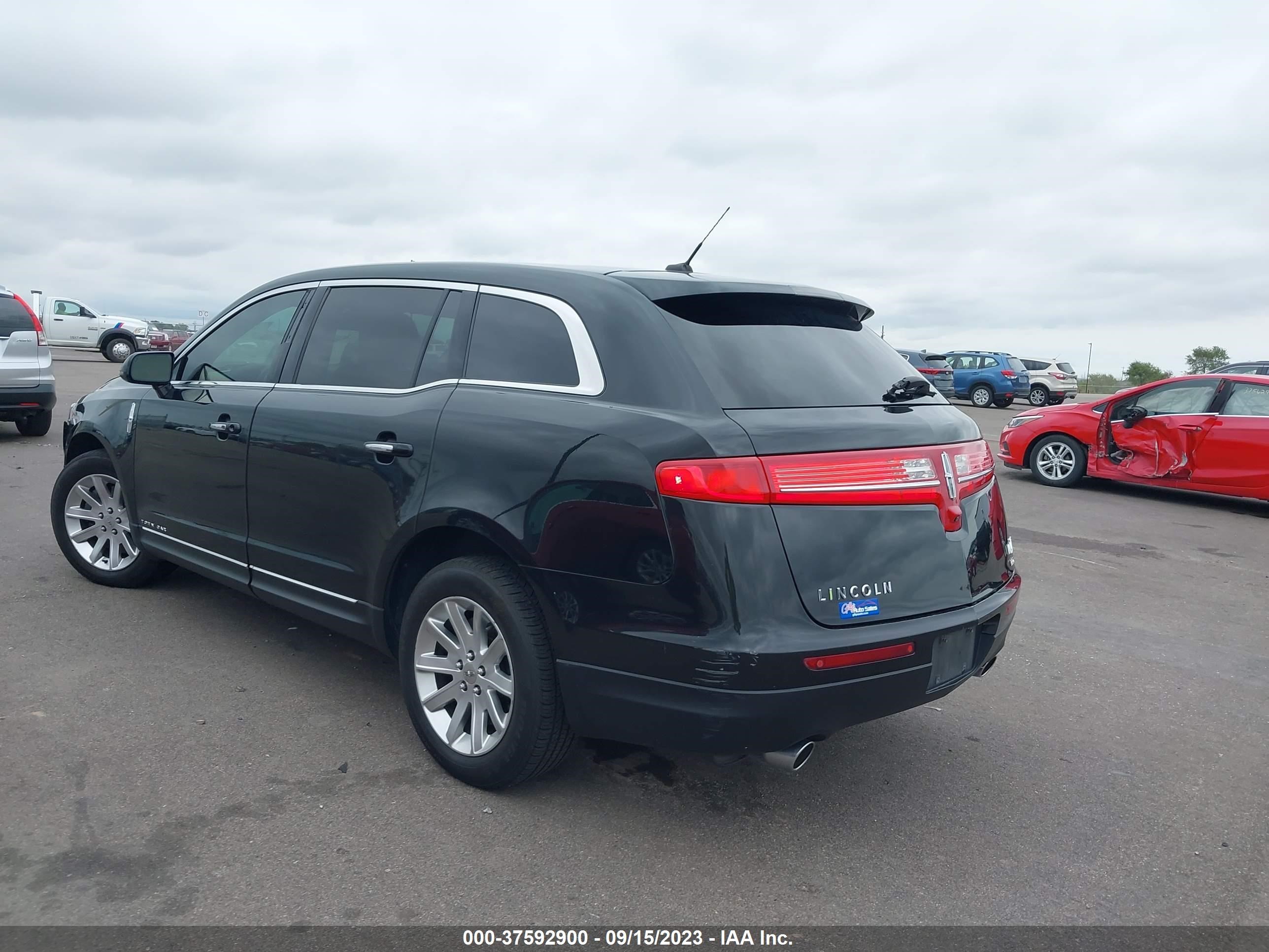 Photo 2 VIN: 2LMHJ5NK7EBL56703 - LINCOLN MKT 