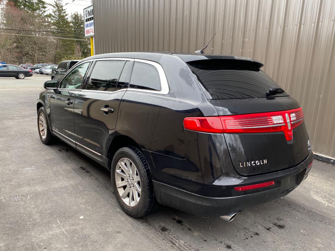 Photo 2 VIN: 2LMHJ5NK8KBL00880 - LINCOLN MKT 