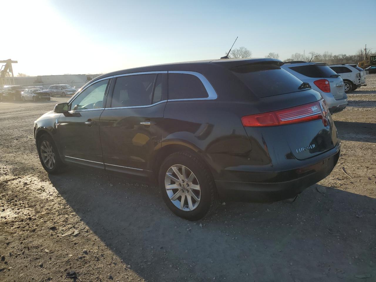 Photo 1 VIN: 2LMHJ5NK9FBL00442 - LINCOLN MKT 